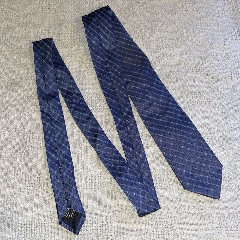 Hugo Boss Dress Tie Men’s Size 59 Long 3 Wide Blue Striped 100% Silk Italy